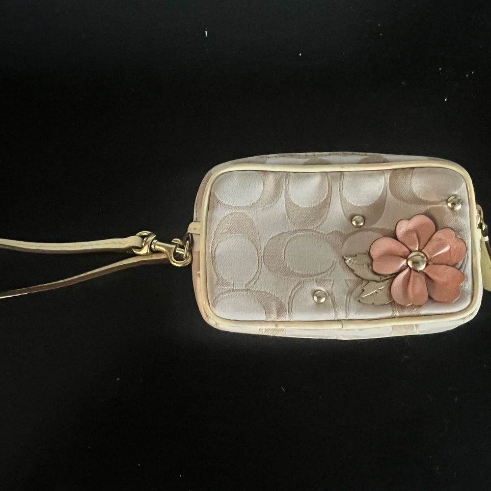 Coach Happy Large Signature Tote & Wallet - Picture 10 of 16